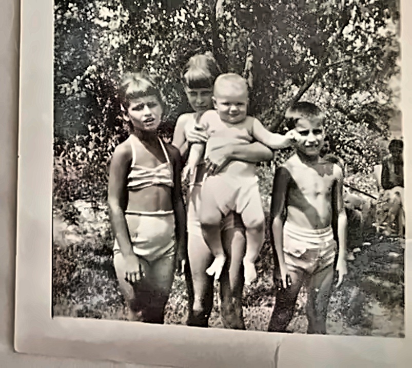 Unidentified family archive photograph 28